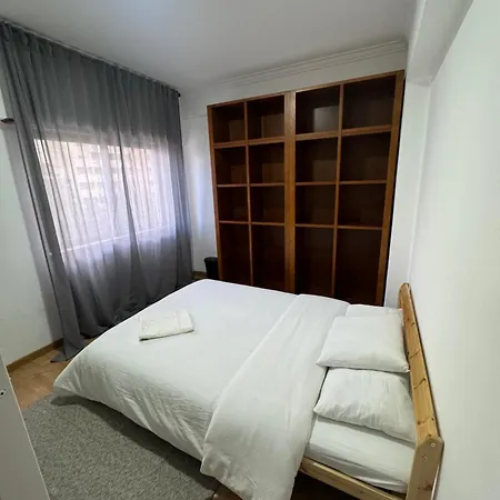 Oriente Station Airport Guest house Lisbon