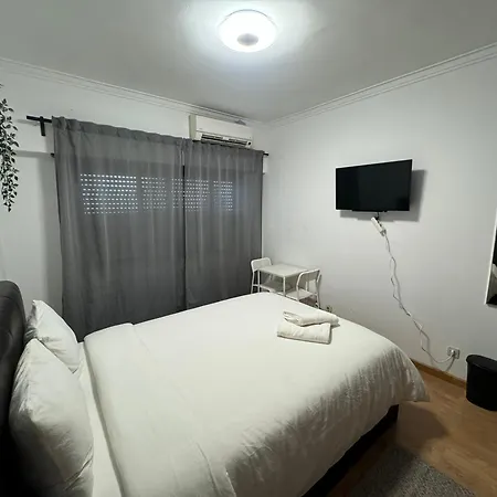 Guest house Oriente Station Airport *